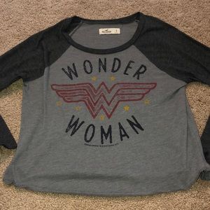 Hollister Wonder women shirt